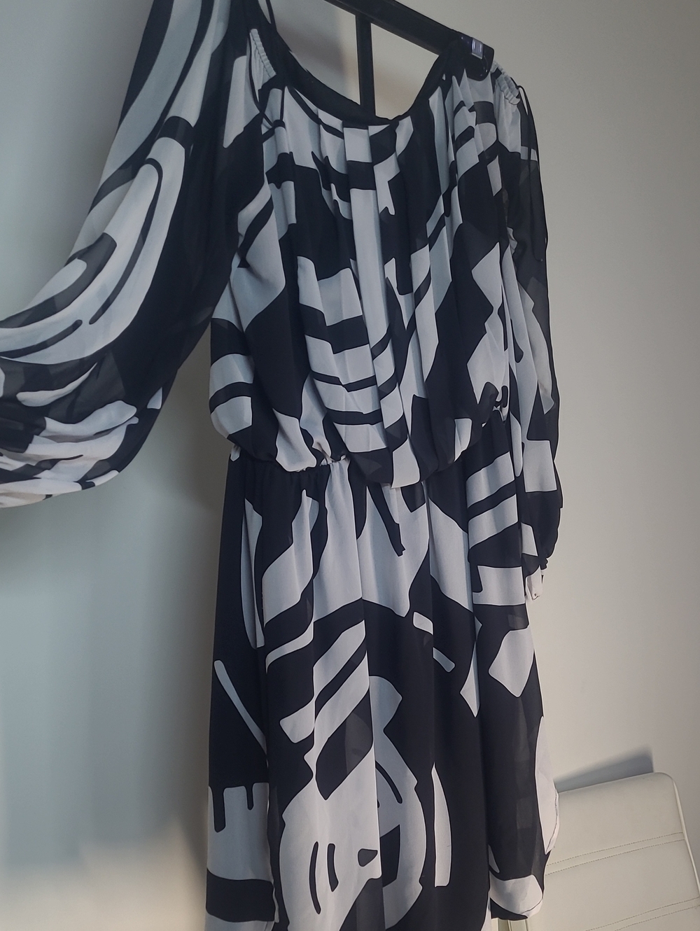 Vince Camuto Black and White Abstract Long Sleeve Dress